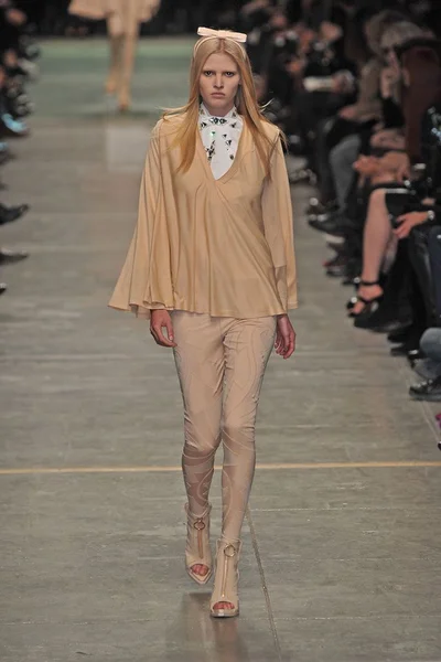 Look 45